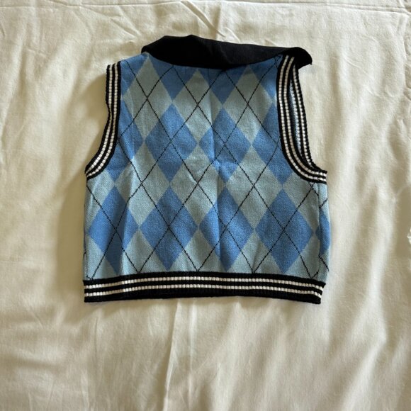 Cropped Sweater Vest - Picture 2 of 4